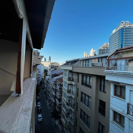 Amazing 1 Bedroom Penthouse With Large Terrace In Sisli イスタンブール
